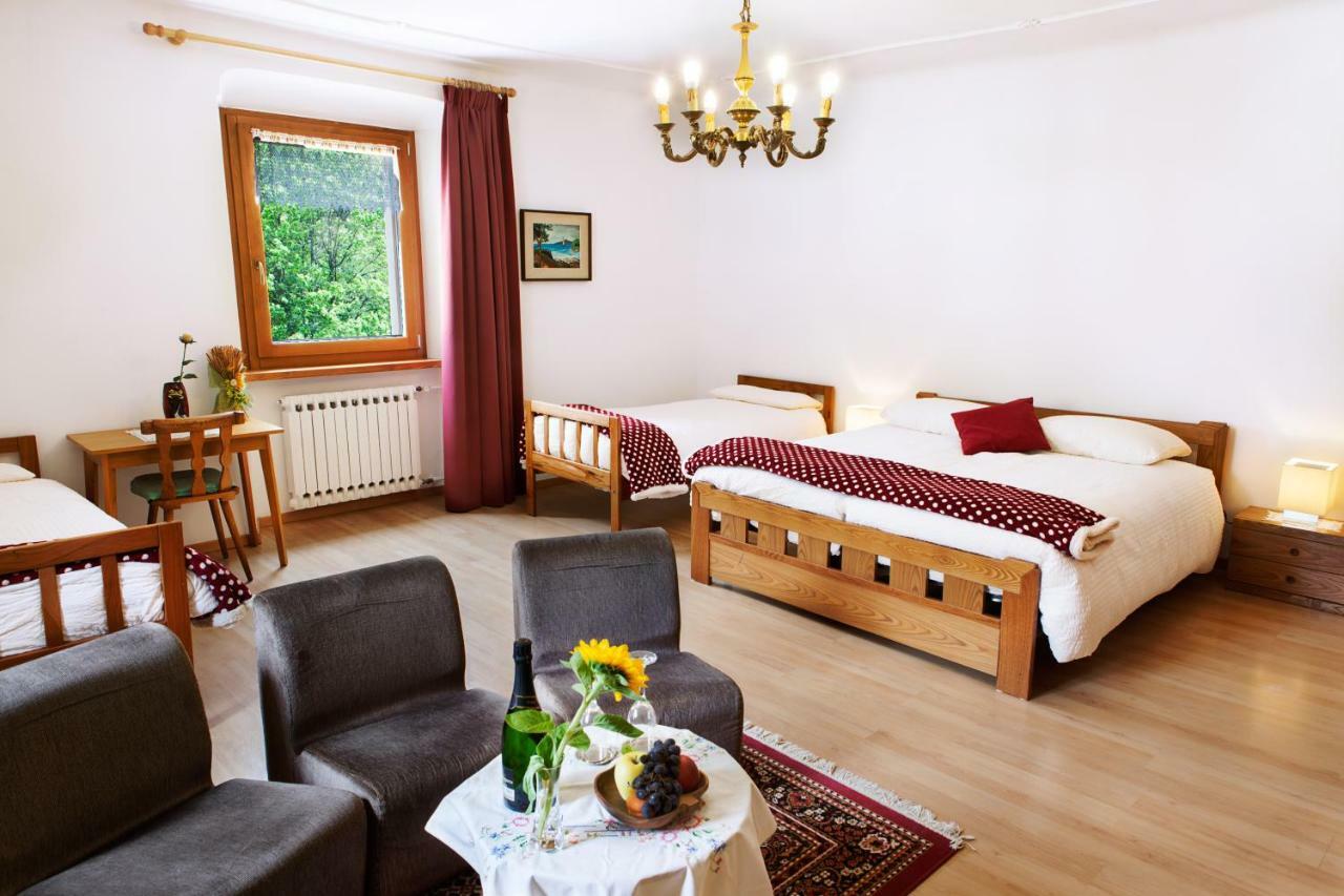 B&B Ca Dei Baroni Pellizzano Exteriör bild