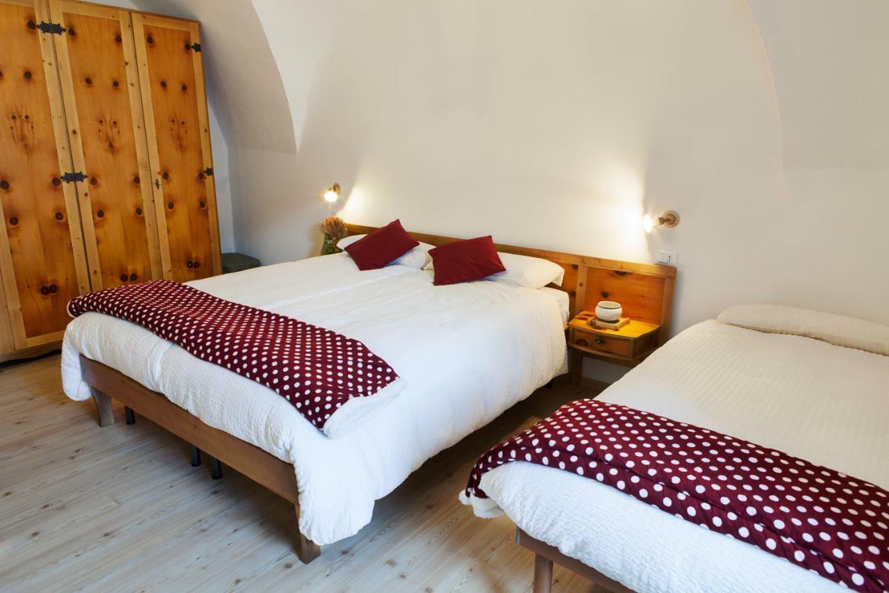 B&B Ca Dei Baroni Pellizzano Exteriör bild