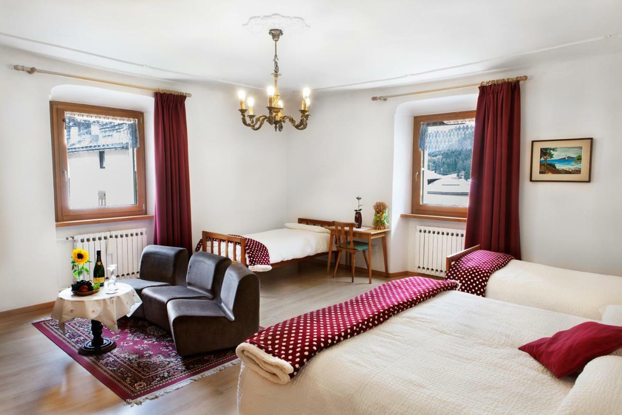 B&B Ca Dei Baroni Pellizzano Exteriör bild